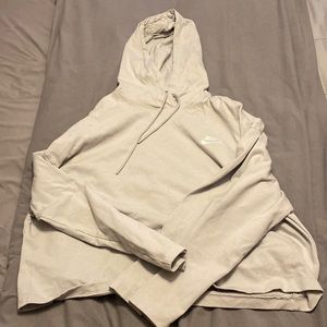 Nike crop sweater. Brand new. Never worn. Size xxl